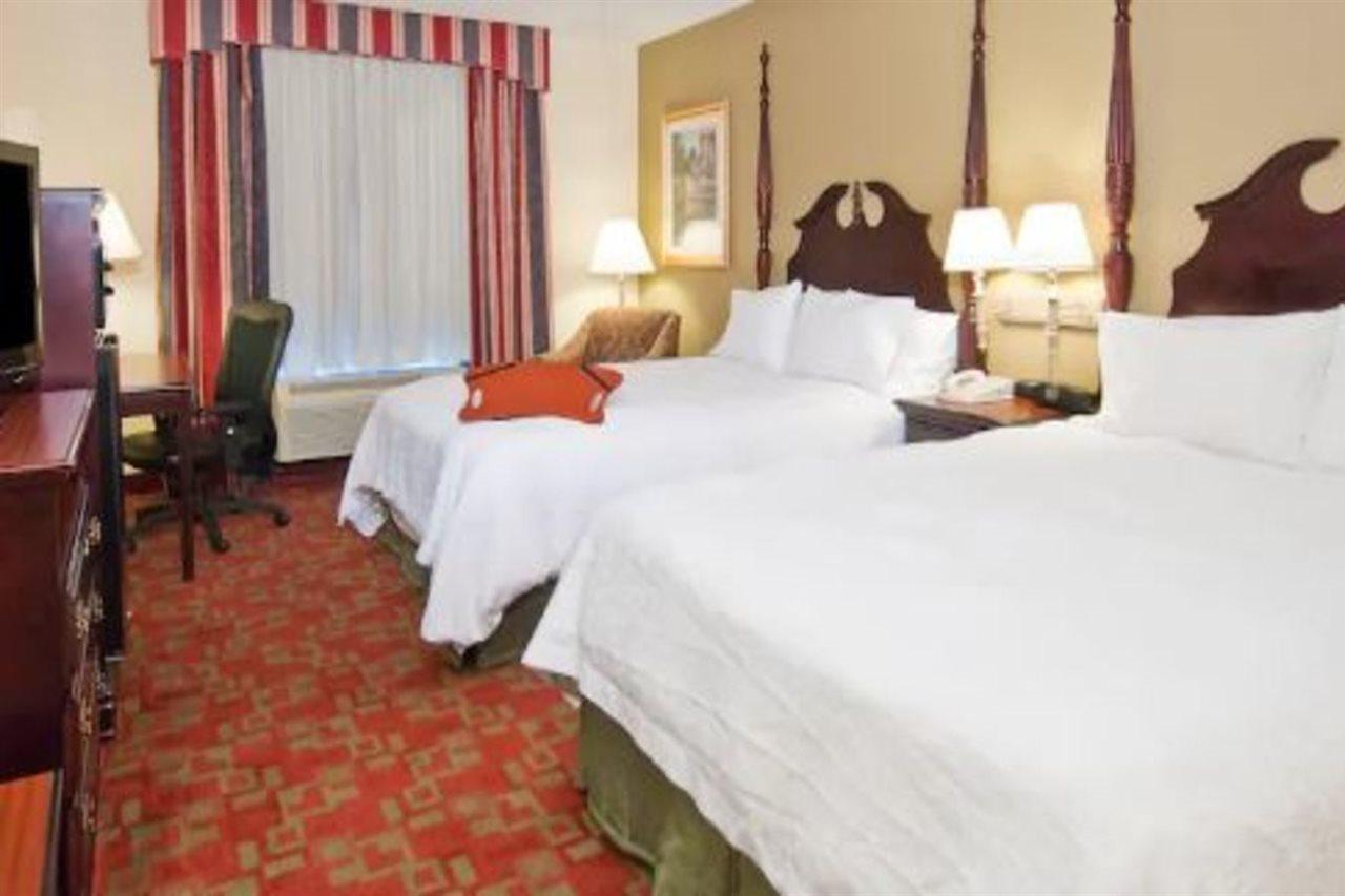 Hampton Inn Canton Exteriér fotografie