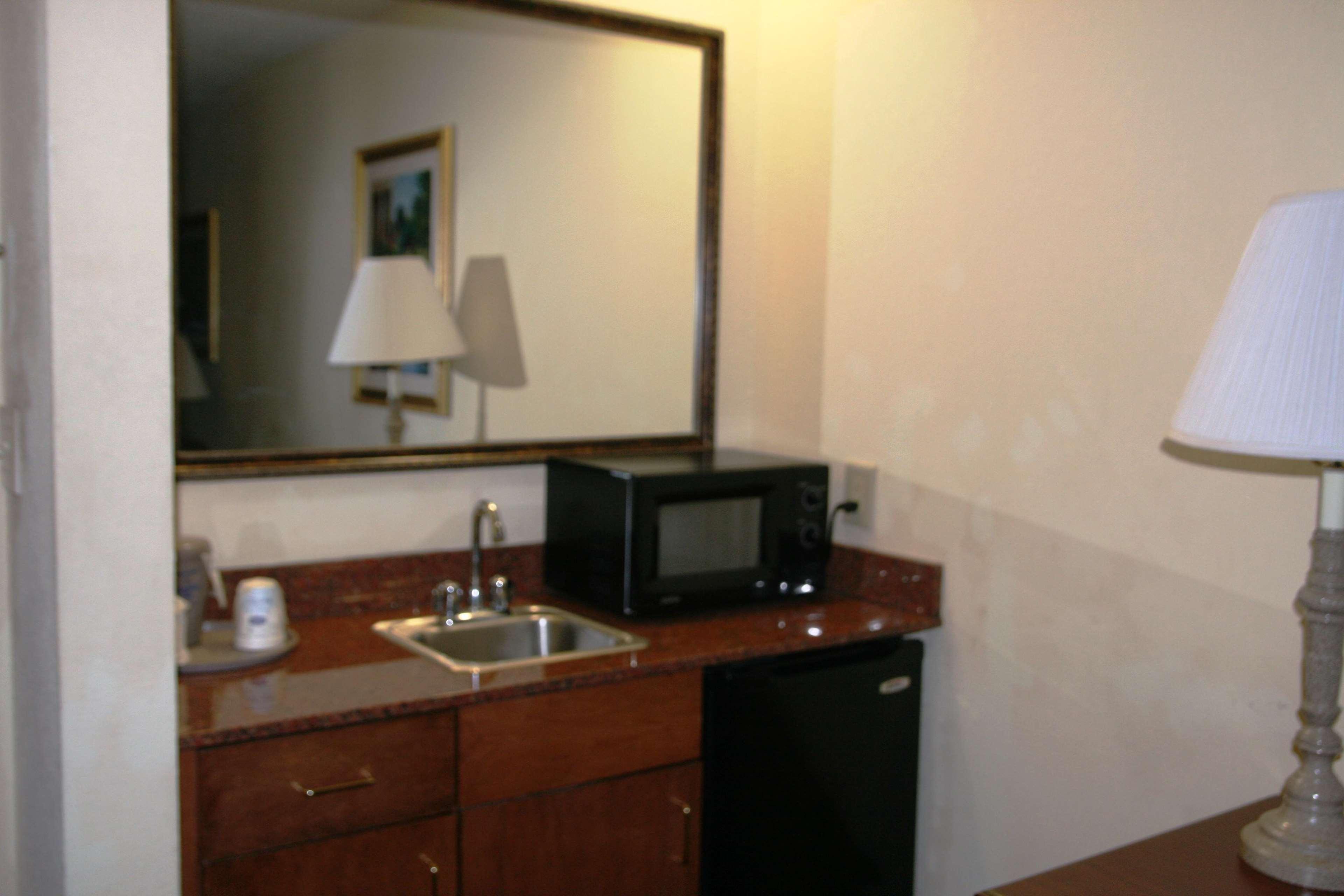 Hampton Inn Canton Pokoj fotografie