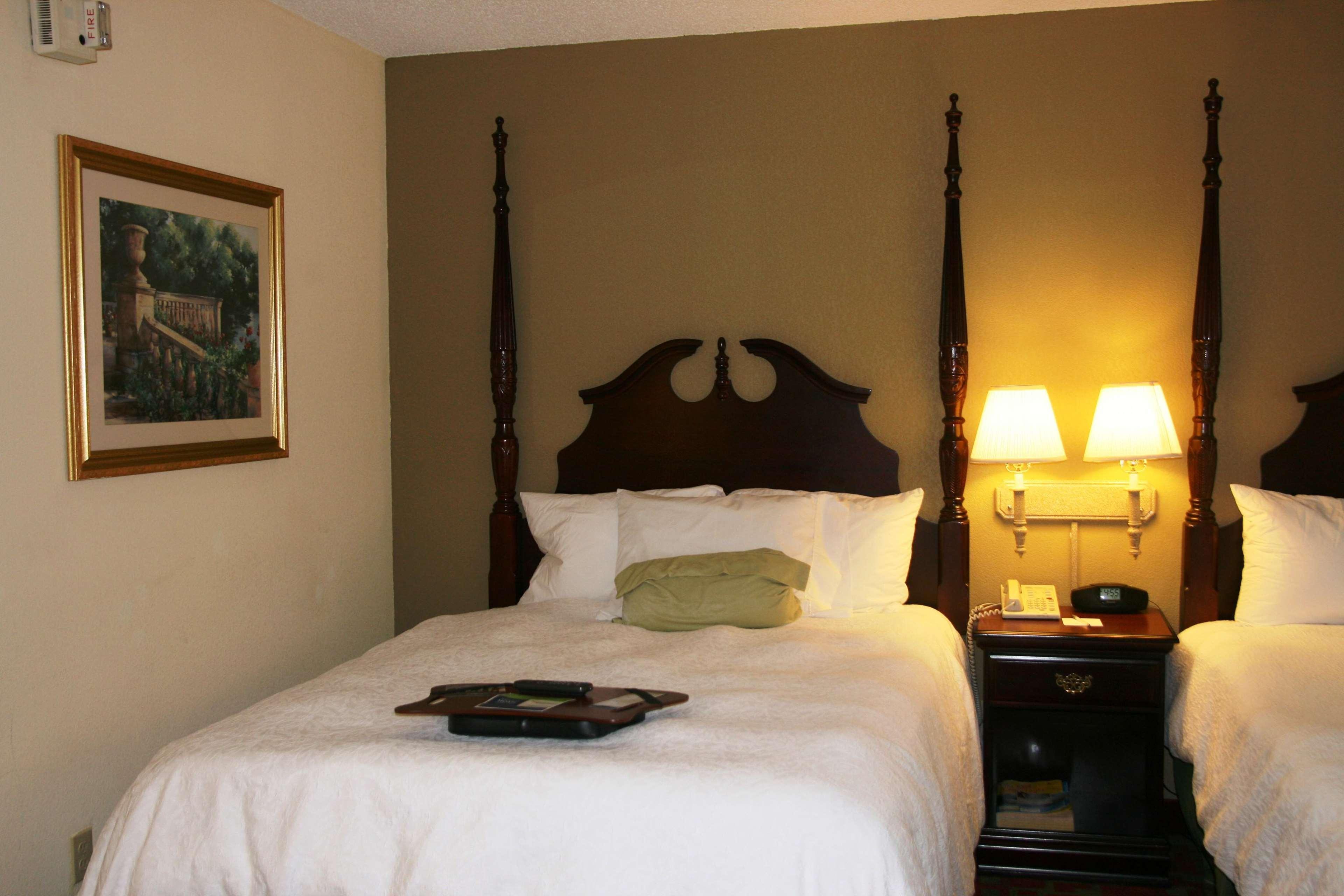 Hampton Inn Canton Pokoj fotografie