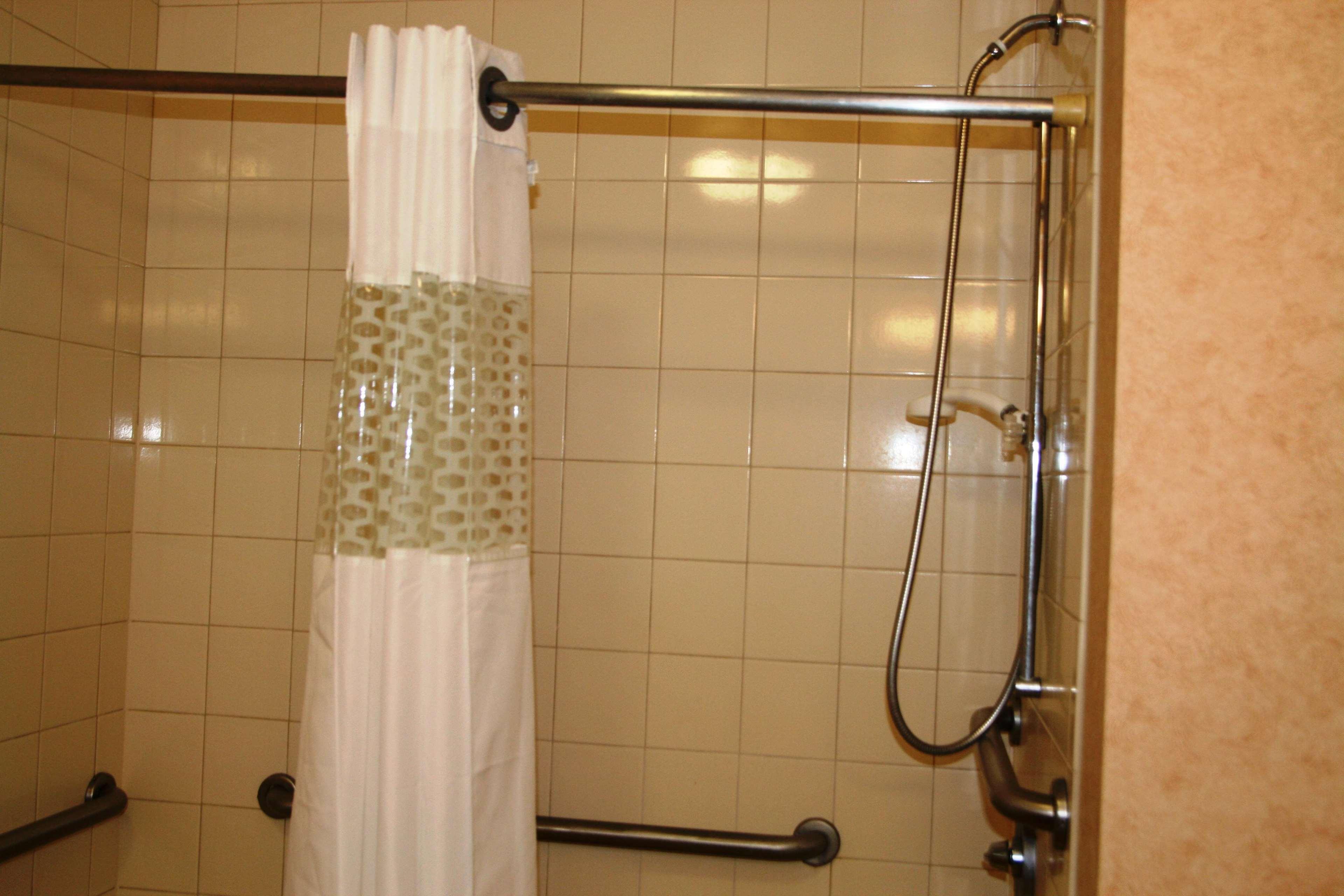 Hampton Inn Canton Pokoj fotografie