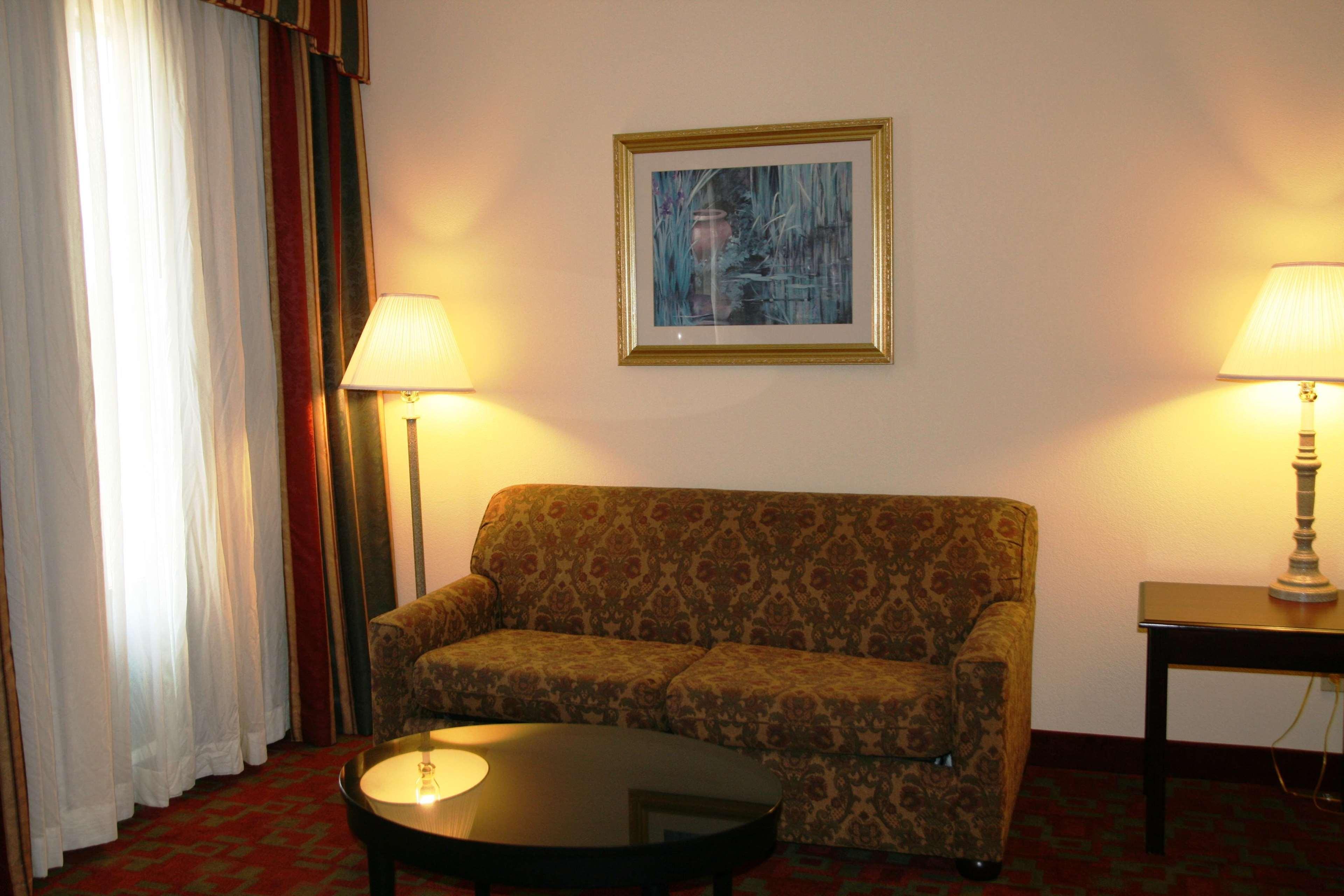 Hampton Inn Canton Pokoj fotografie